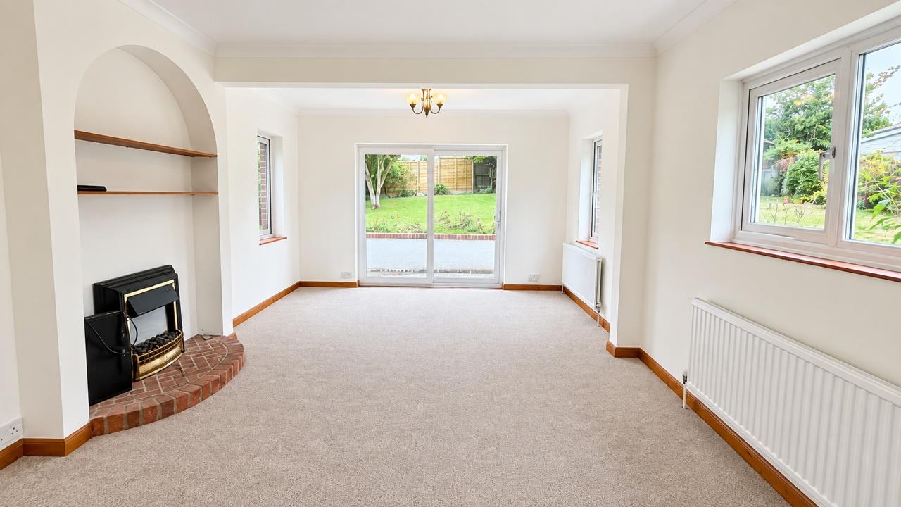 3 bed property in Old Roar Road, St. Leonards-On-Sea